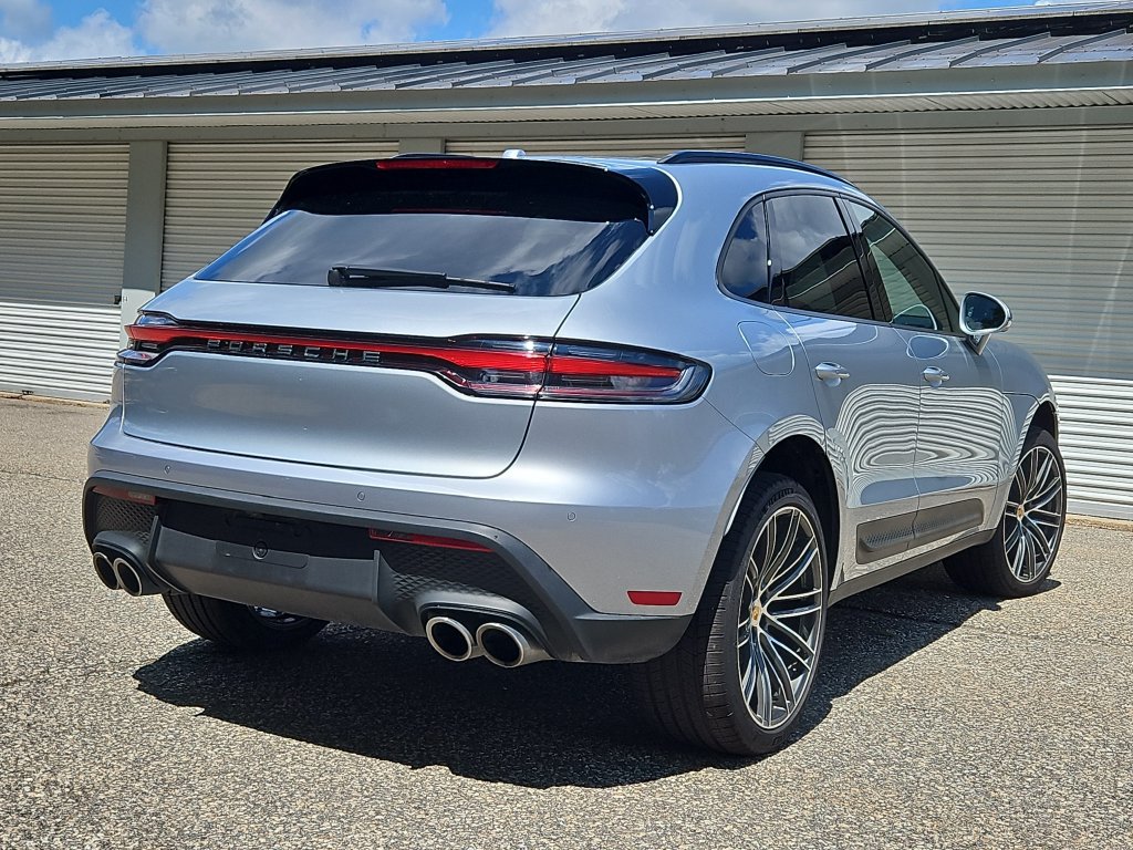 Certified 2026 Porsche Macan AWD/4WD image 7