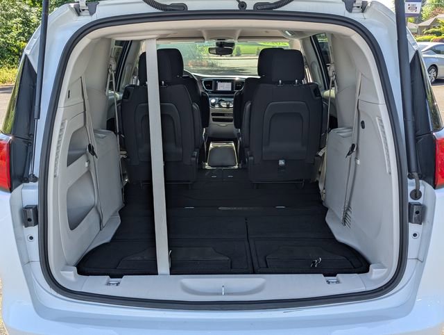 Used 2023 Chrysler Voyager LX FWD image 30