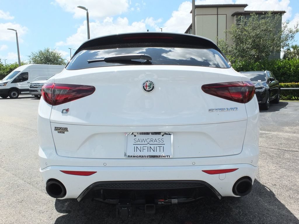 Used 2023 Alfa Romeo Stelvio Veloce AWD/4WD image 10