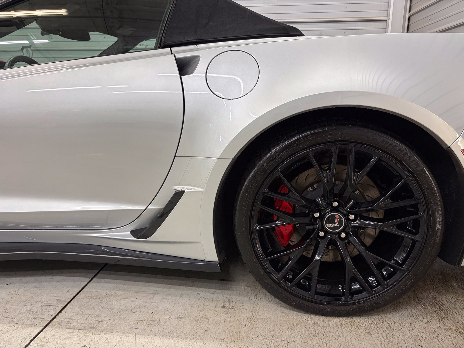 Used 2015 Chevrolet Corvette Z06 w/ 3LZ Preferred Equipment Group RWD image 8