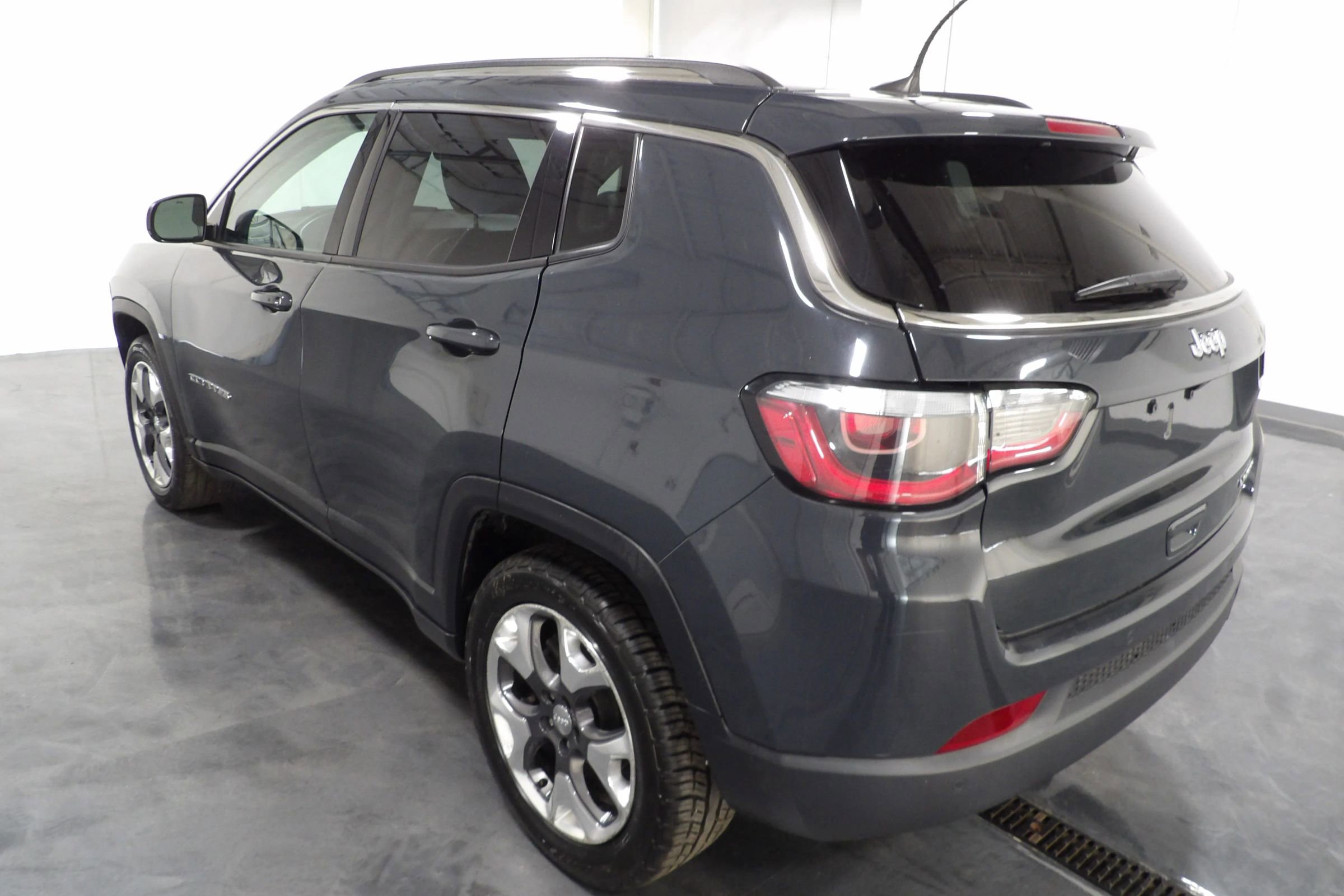 Used 2018 Jeep Compass Limited w/ Navigation Group image 6