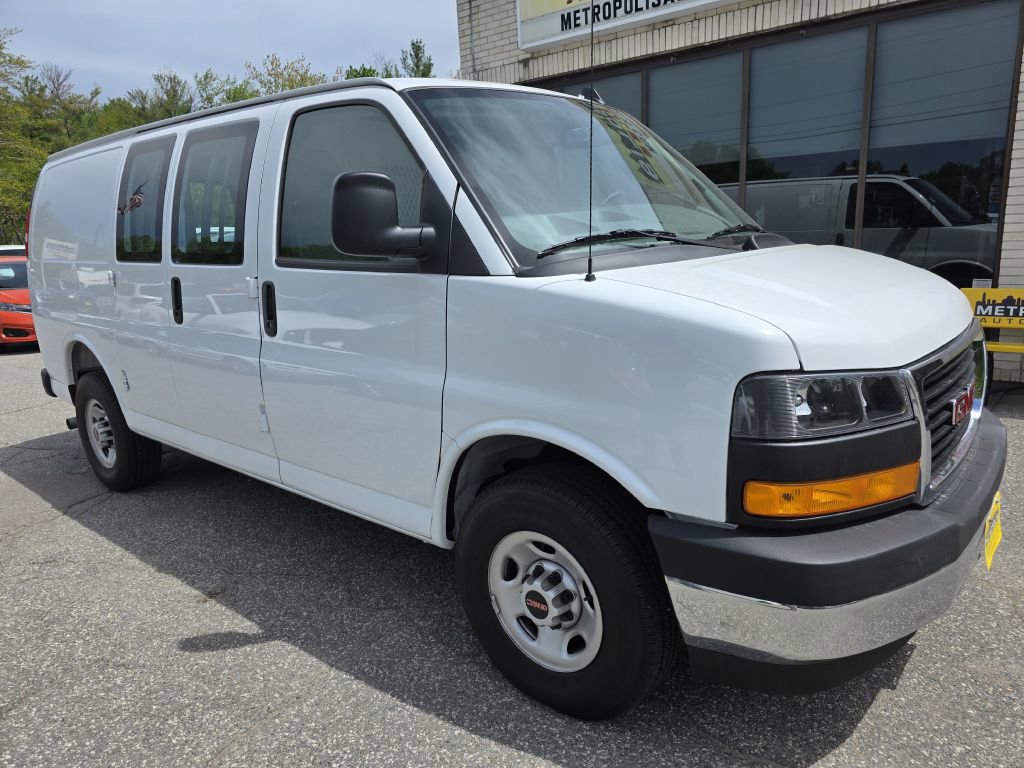 Used 2025 GMC Savana 2500 w/ Enhanced Convenience Package RWD image 2