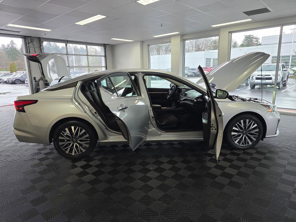 Used 2023 Nissan Altima 2.5 SV image 19