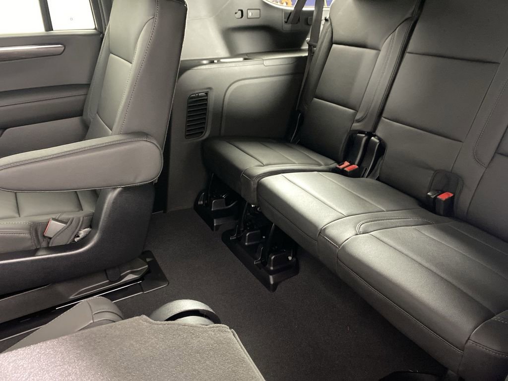 New 2026 Chevrolet Suburban LT w/ Comfort Package image 25