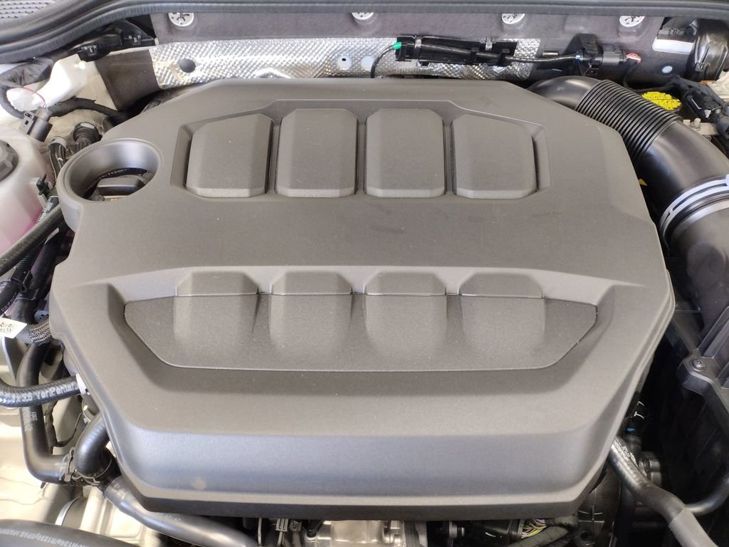 New 2025 Volkswagen GTI SE image 8