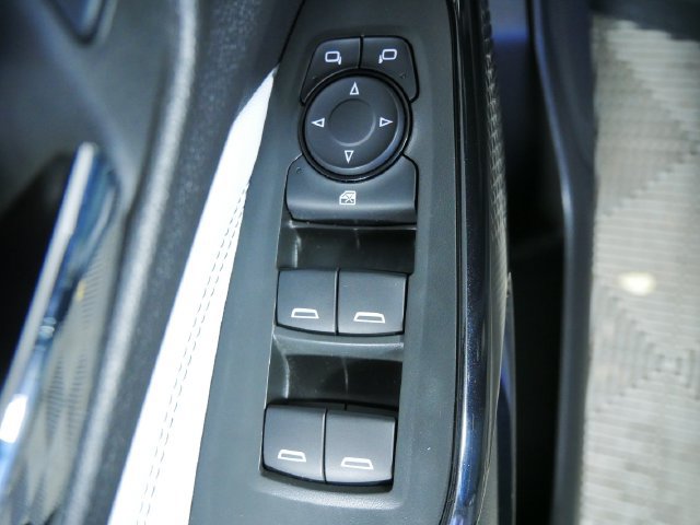 Used 2025 Chevrolet Trax LT FWD image 22