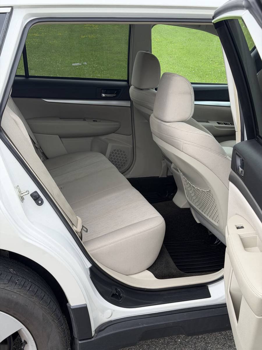 Used 2014 Subaru Outback 2.5i Premium AWD/4WD image 13