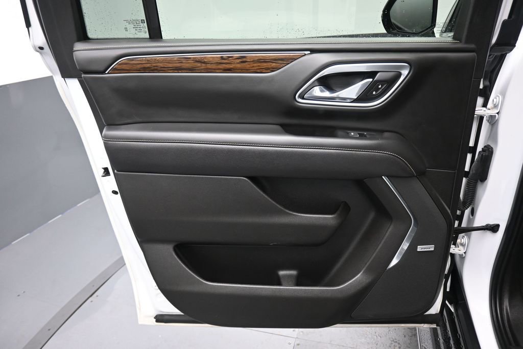 Used 2021 Chevrolet Suburban Premier AWD/4WD image 29