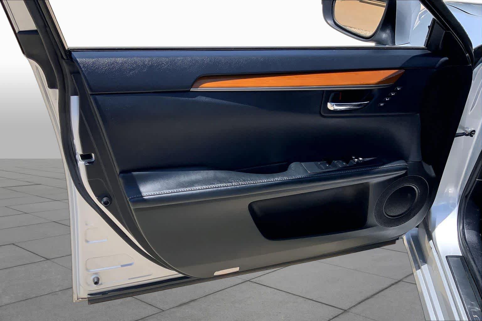 Used 2014 Lexus ES 300h w/ Luxury Package w/Bamboo Trim FWD image 22