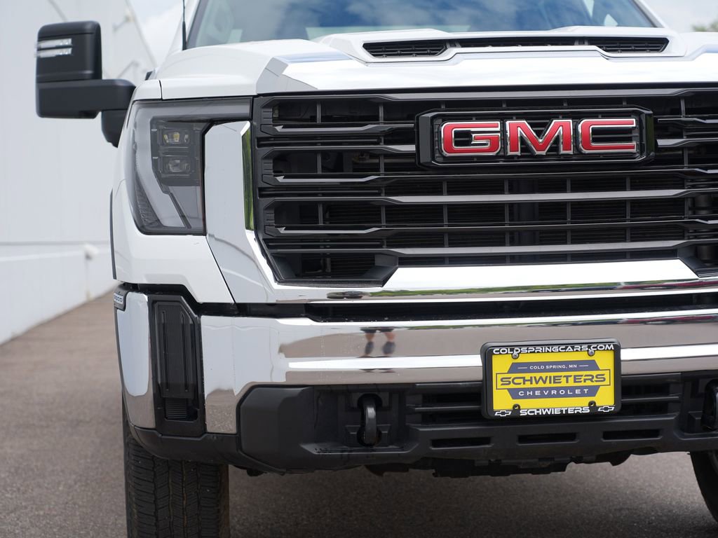Used 2024 GMC Sierra 3500 Pro AWD/4WD image 9