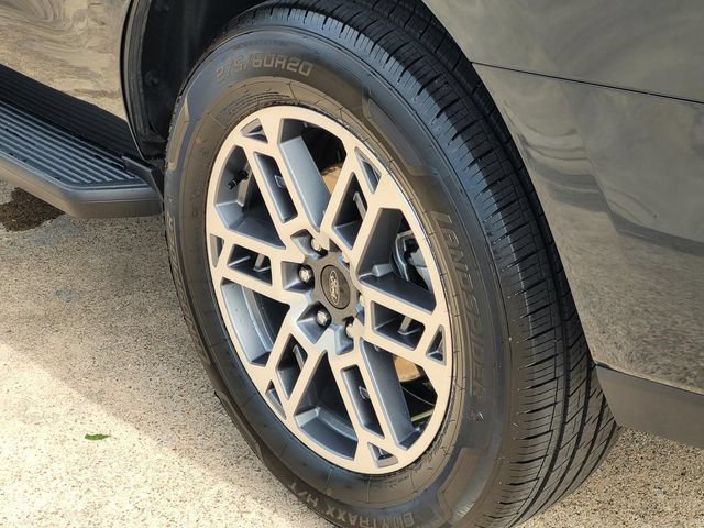 Used 2025 Ford Expedition Active RWD image 7