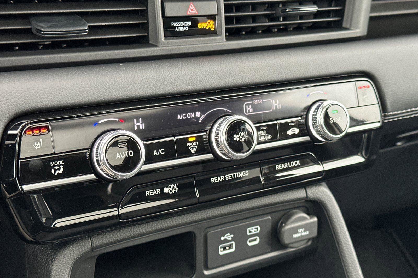 New 2025 Honda Pilot Touring image 25