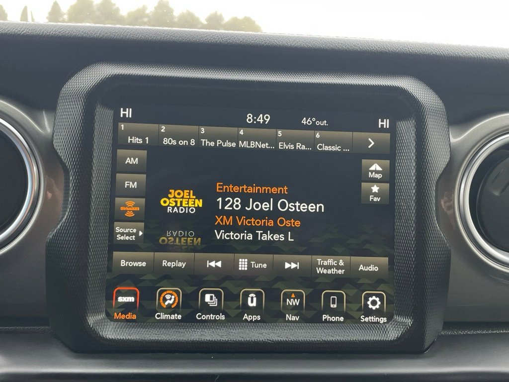 Used 2022 Jeep Wrangler Unlimited Sahara image 36