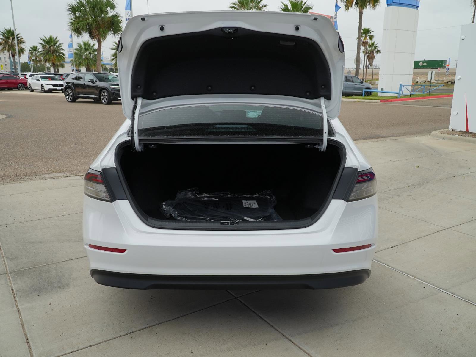 New 2025 Honda Accord SE image 8