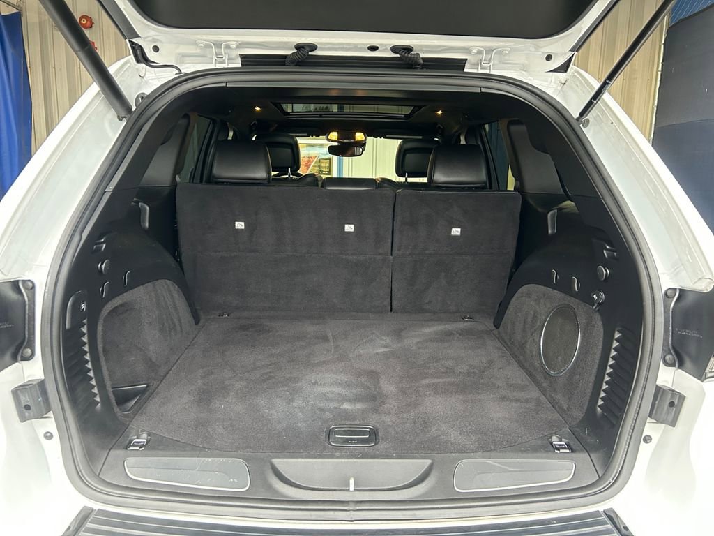 Used 2020 Jeep Grand Cherokee SRT image 24