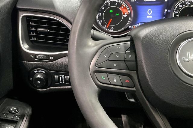 Used 2021 Jeep Cherokee Trailhawk w/ Sun & Sound Group image 11