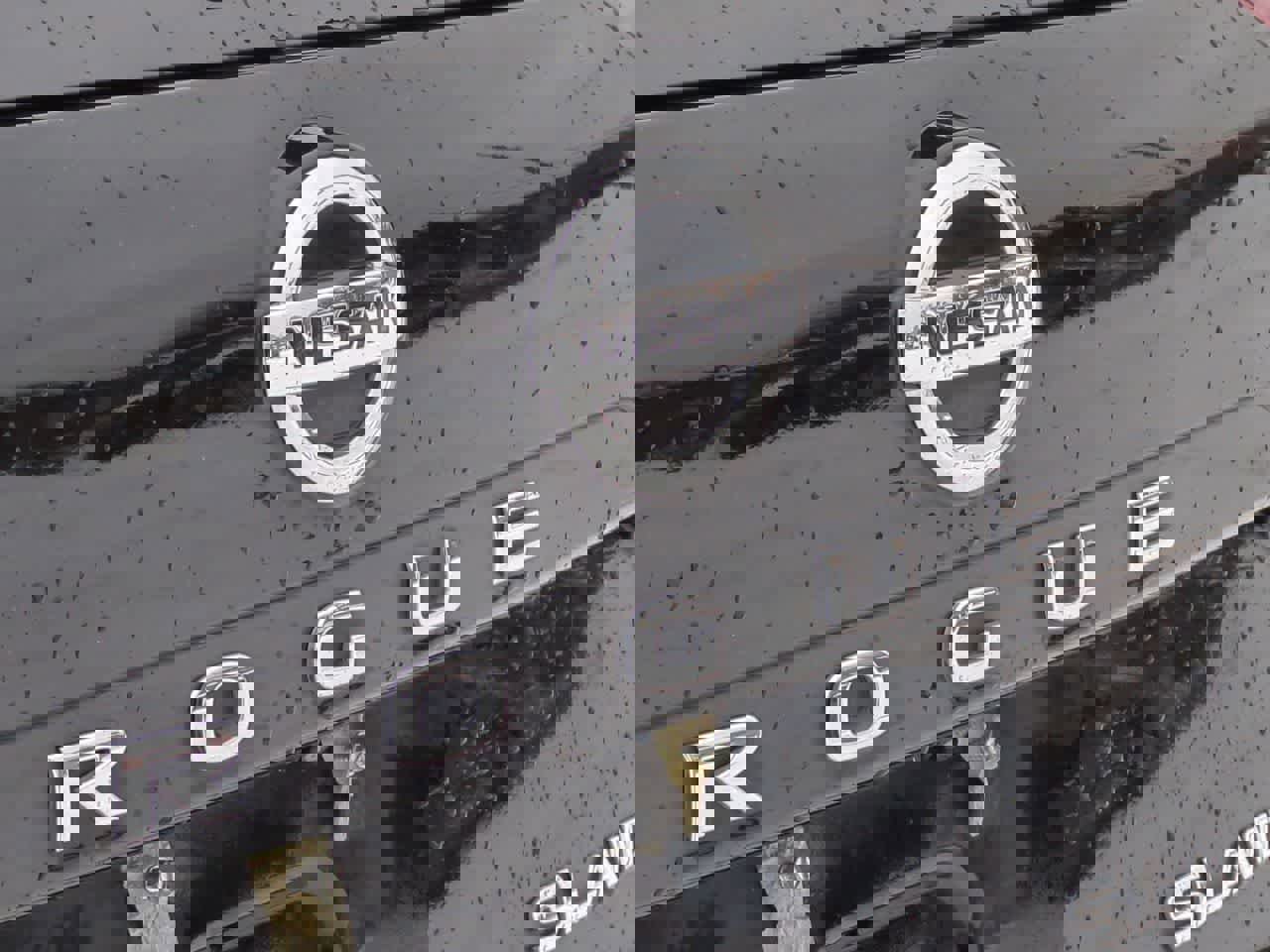 Used 2021 Nissan Rogue SL w/ Premium Package image 12