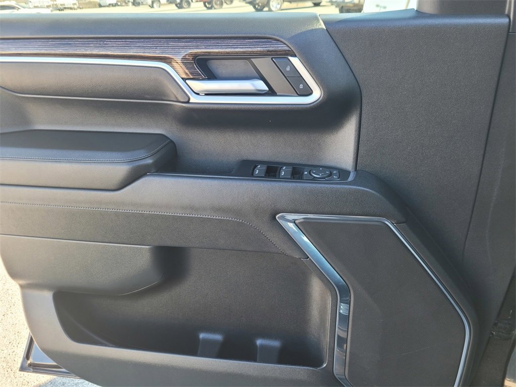 Used 2023 GMC Sierra 1500 Elevation image 29