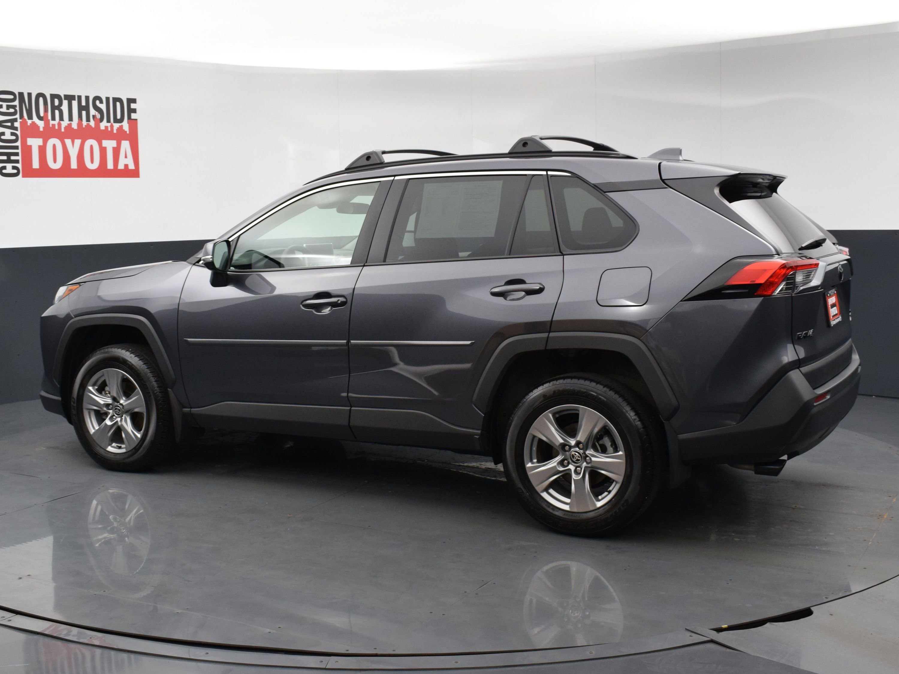 Used 2025 Toyota RAV4 XLE AWD/4WD image 2
