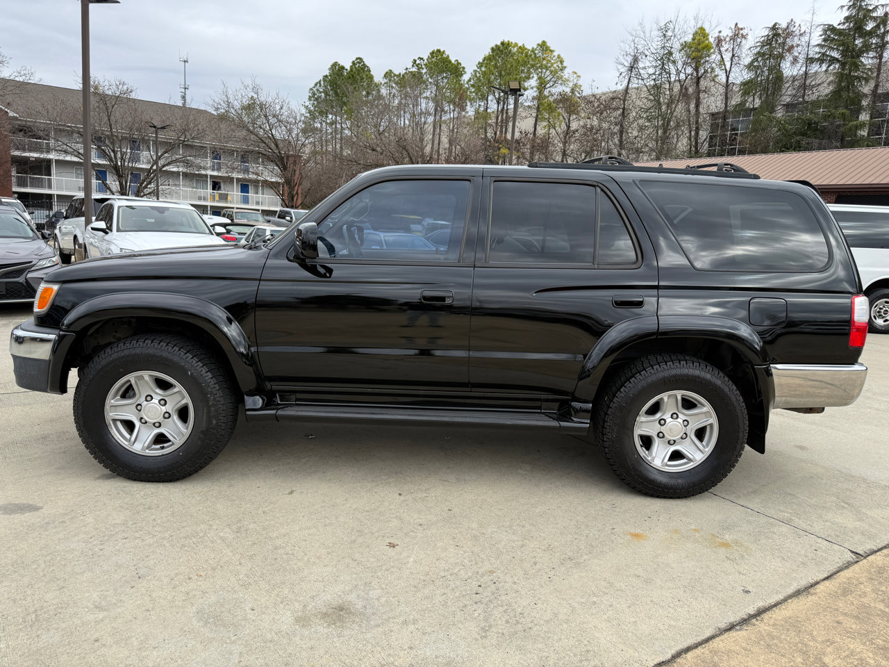 Used 2001 Toyota 4Runner SR5 image 2