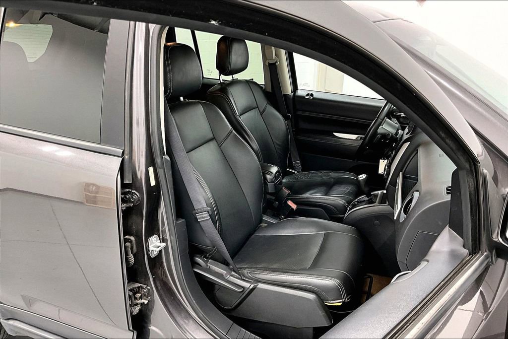 Used 2016 Jeep Compass High Altitude FWD image 10