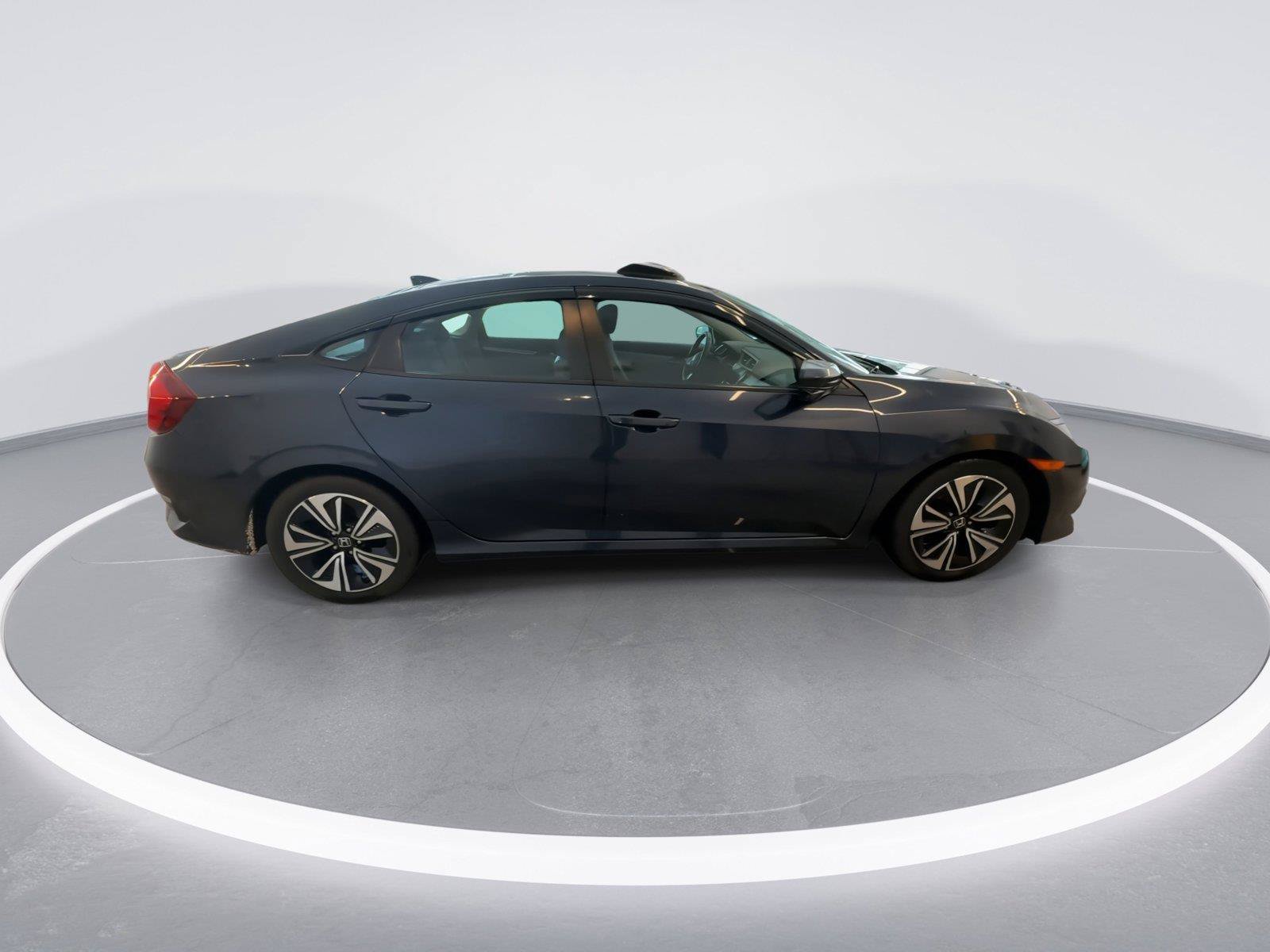 Used 2018 Honda Civic EX-L image 8