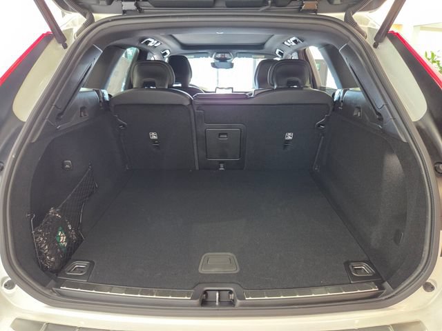 New 2026 Volvo XC60 B5 Ultra w/ Protection Package Premier AWD/4WD image 12