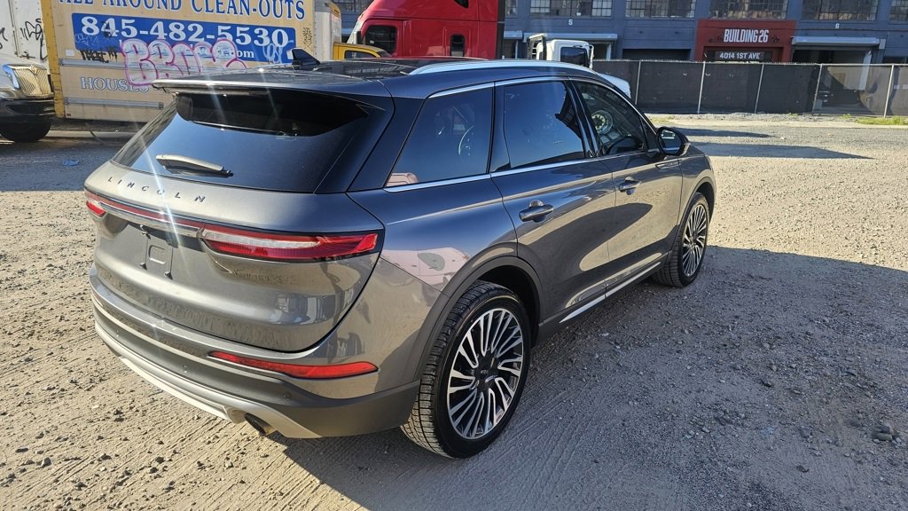 Used 2021 Lincoln Corsair Reserve w/ Elements Package image 3