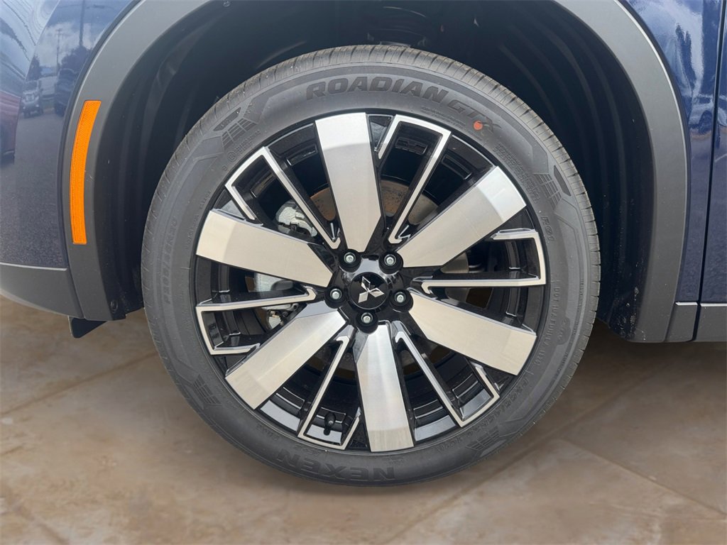 New 2026 Mitsubishi Outlander SE image 14