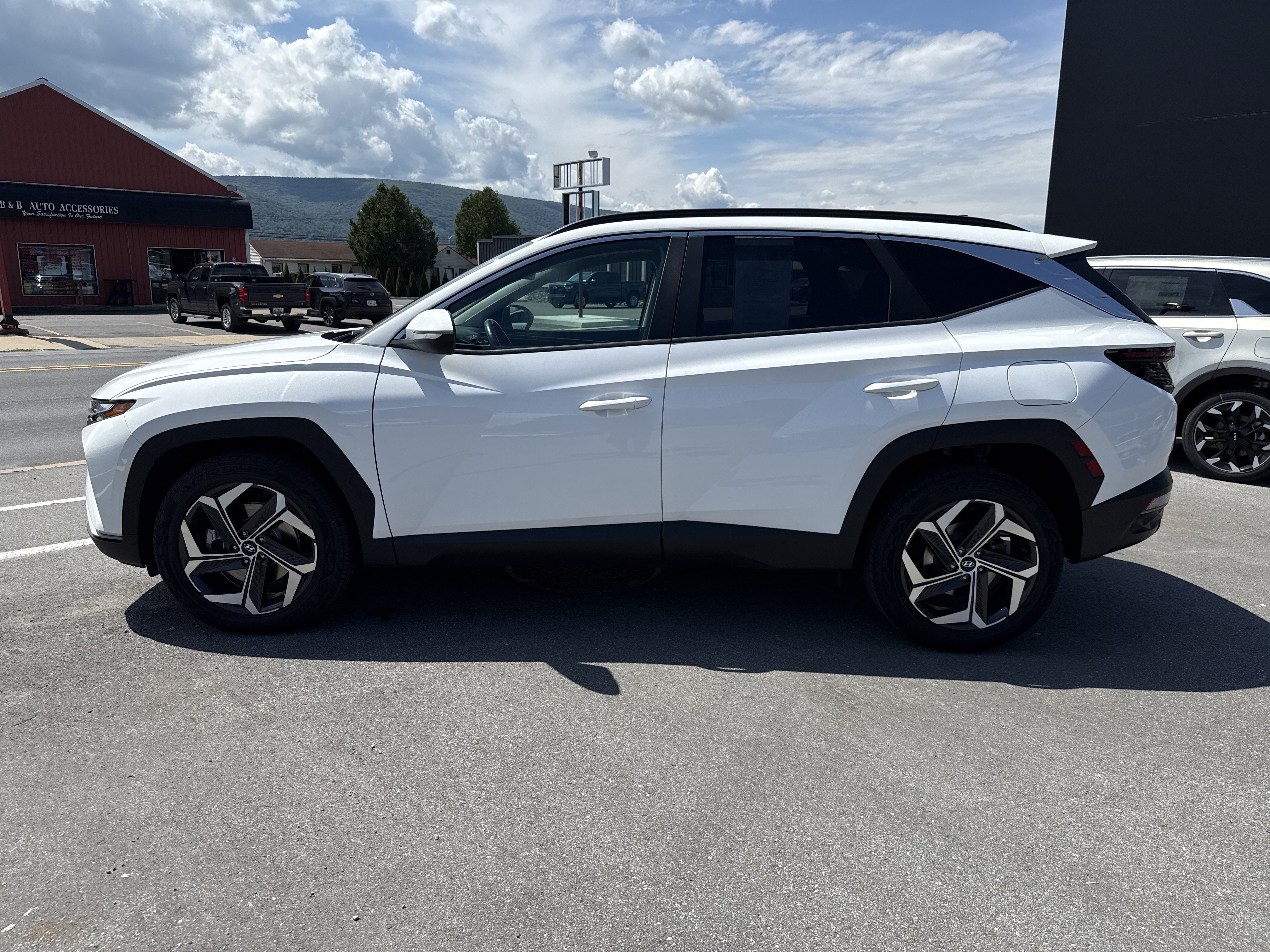 Used 2023 Hyundai Tucson SEL w/ Convenience Package AWD/4WD image 7