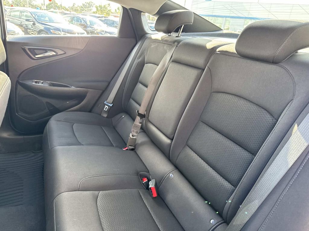 Used 2021 Chevrolet Malibu LT image 16