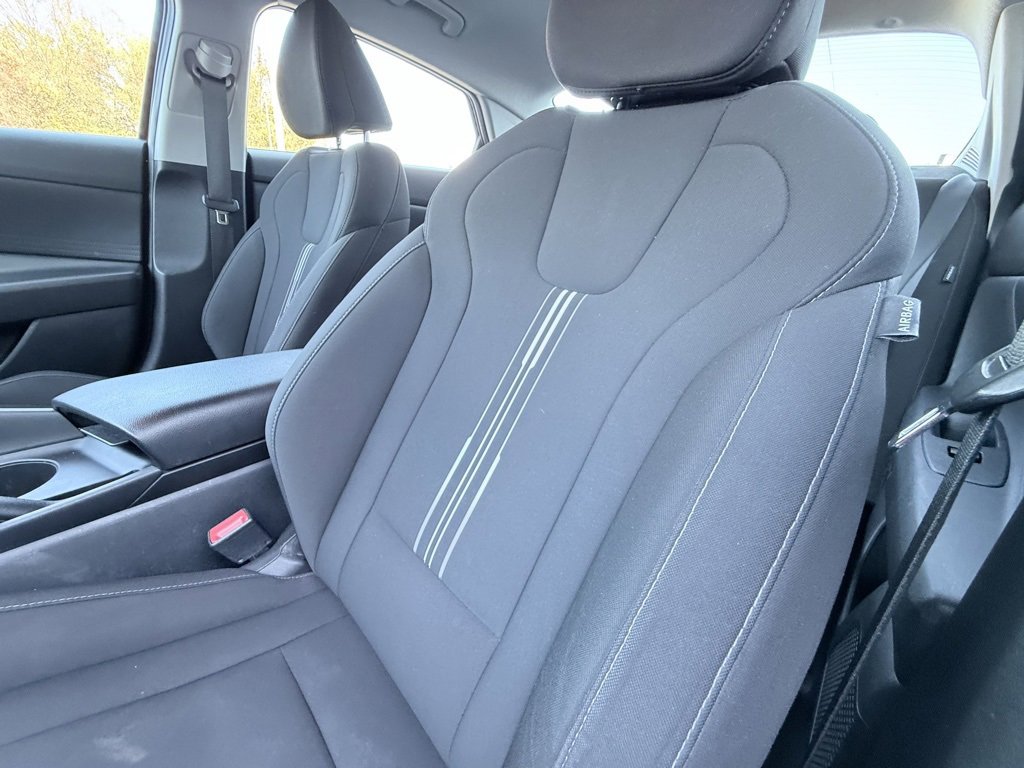 Used 2024 Hyundai Elantra SEL image 25