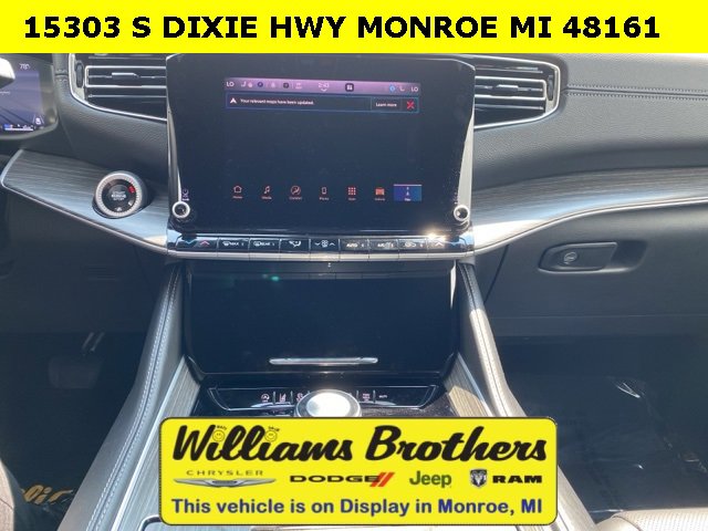 Used 2024 Jeep Wagoneer Series II w/ Flexible Seating Group image 14