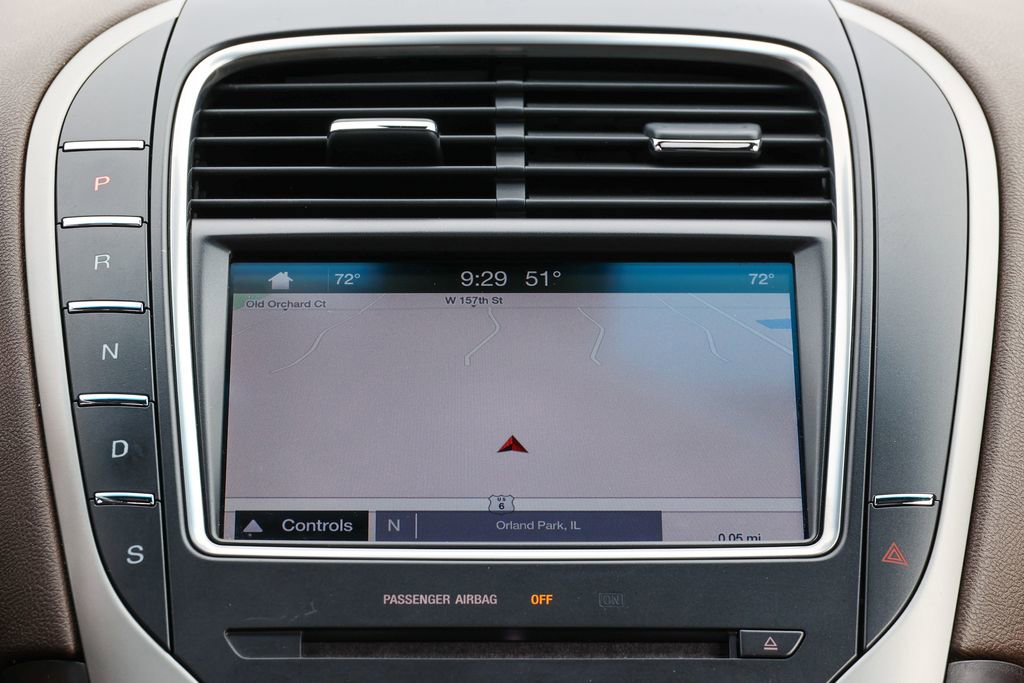 Used 2016 Lincoln MKX Reserve w/ Climate Package image 13