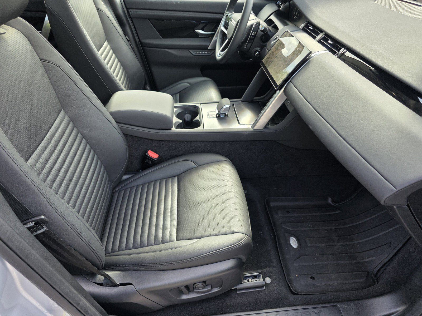 Certified 2025 Land Rover Discovery Sport S image 3