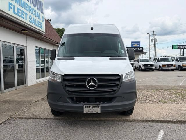 Used 2024 Mercedes-Benz Sprinter 2500 image 2