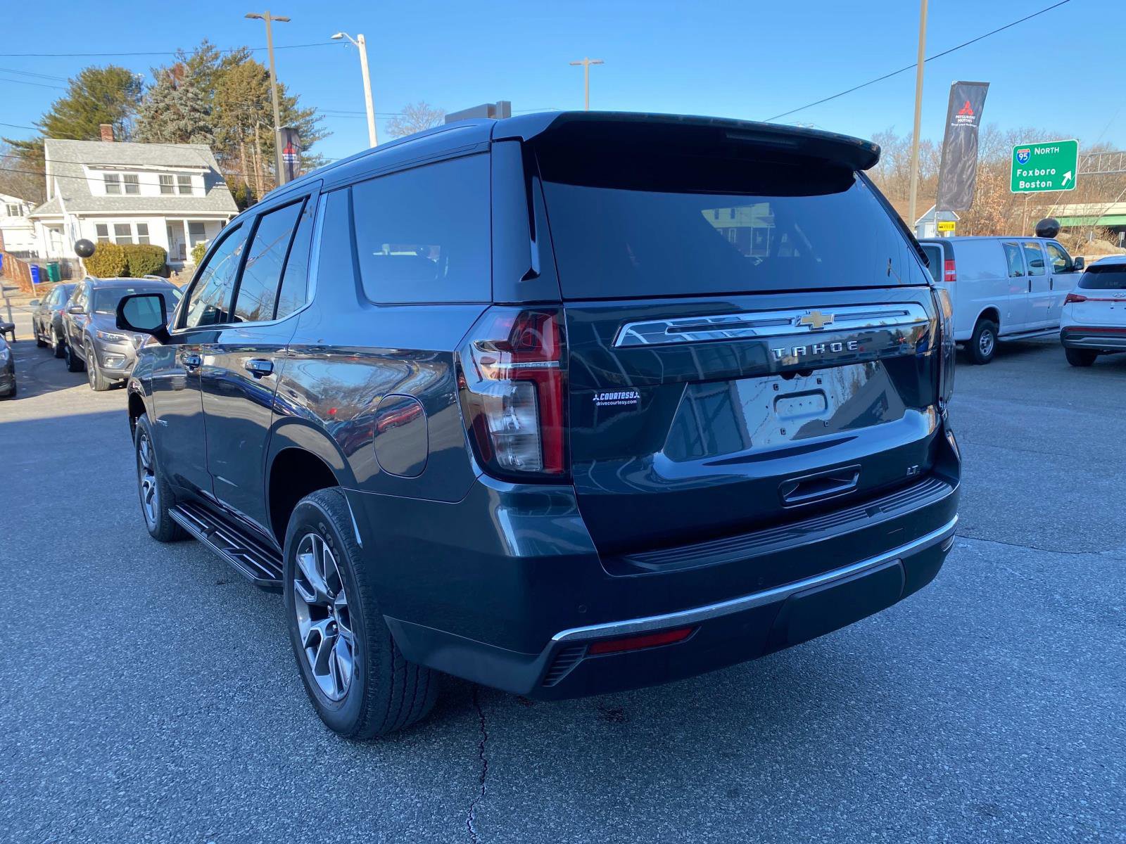 Used 2021 Chevrolet Tahoe LT w/ LT Signature Package image 3