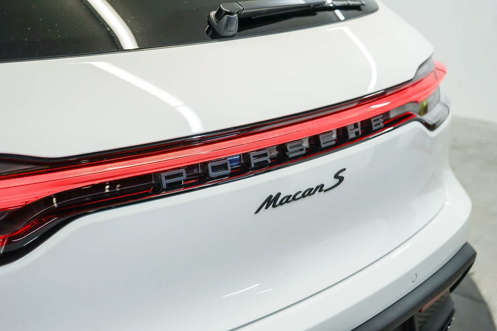Certified 2026 Porsche Macan S AWD/4WD image 11