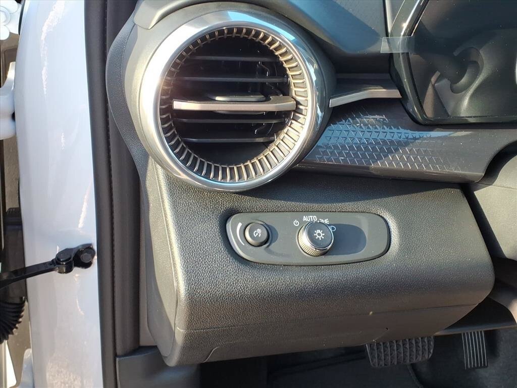New 2026 Chevrolet Trax ACTIV w/ Driver Confidence Package FWD image 15