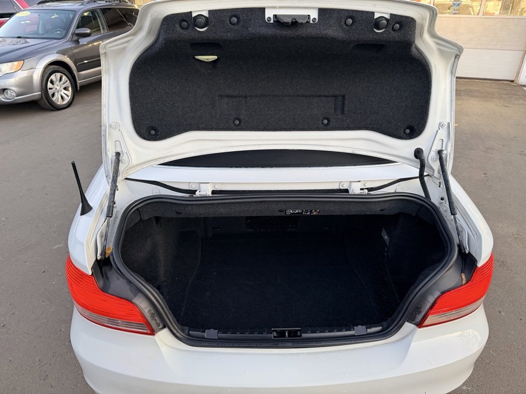 Used 2011 BMW 135i Convertible image 26