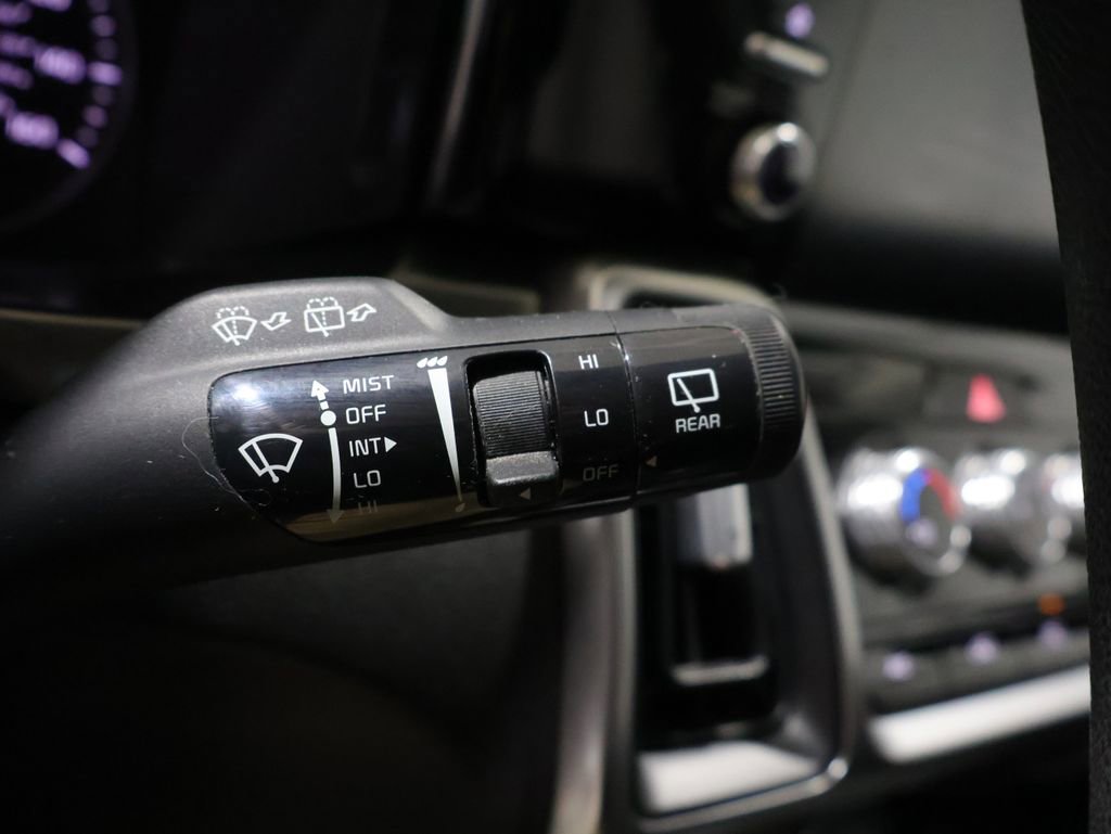 Used 2022 Kia Sorento LX image 36