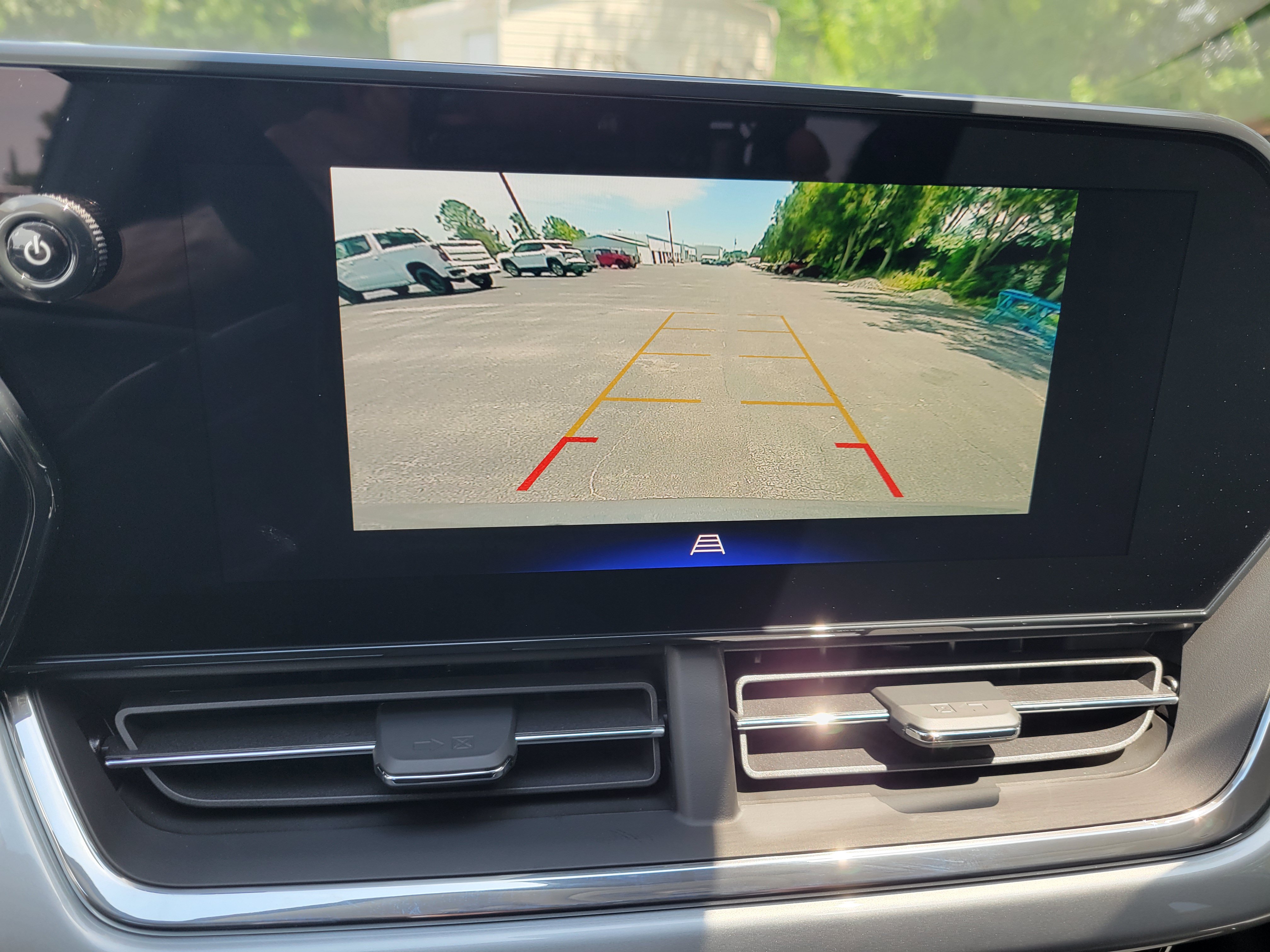 New 2026 Chevrolet Trax LT w/ Driver Confidence Package FWD image 18