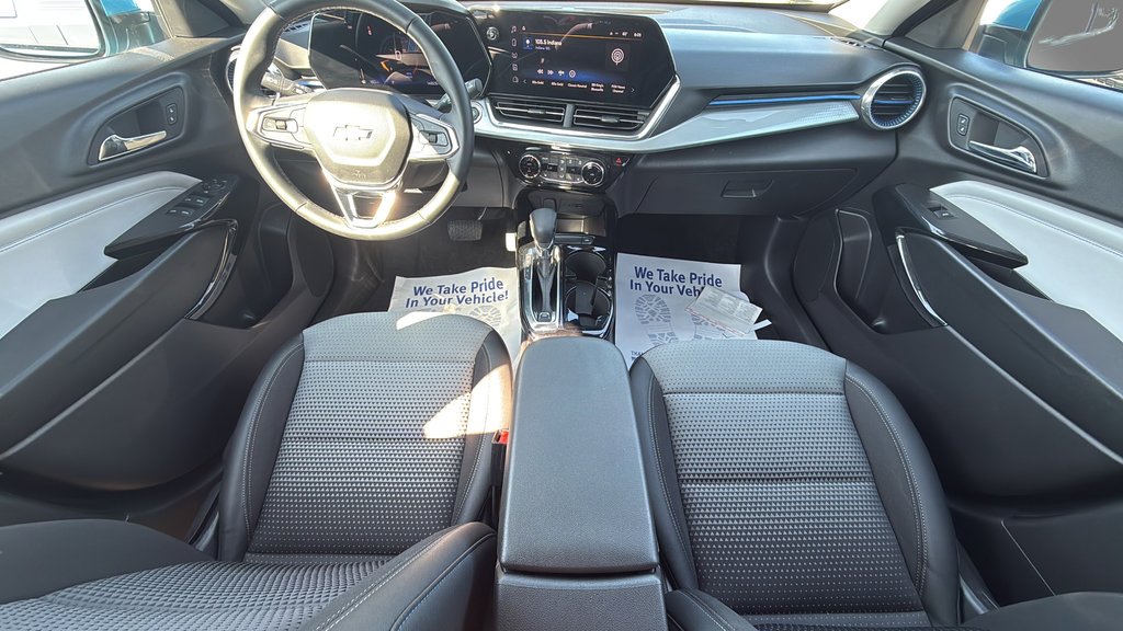 Used 2025 Chevrolet Trax LT w/ Driver Confidence Package FWD image 28