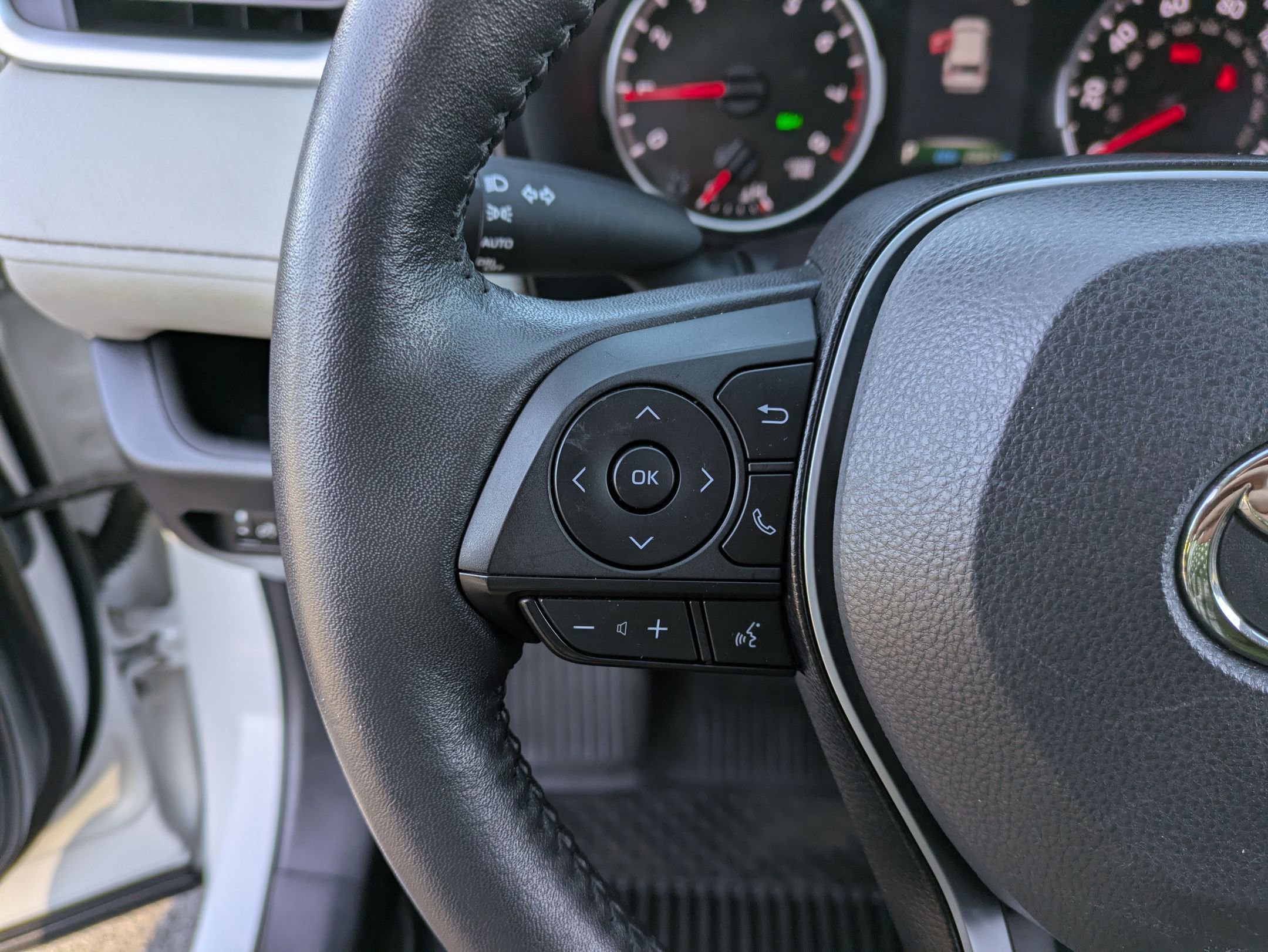 Certified 2022 Toyota RAV4 XLE image 10