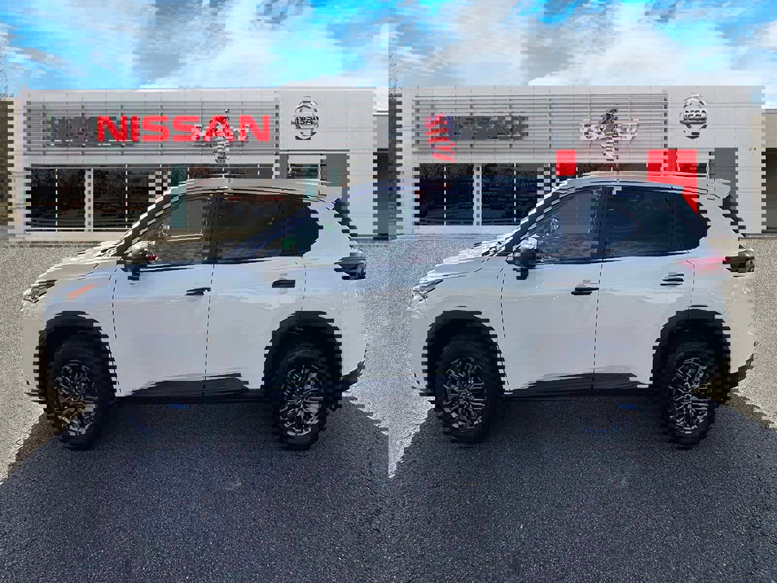 Used 2025 Nissan Rogue S image 6