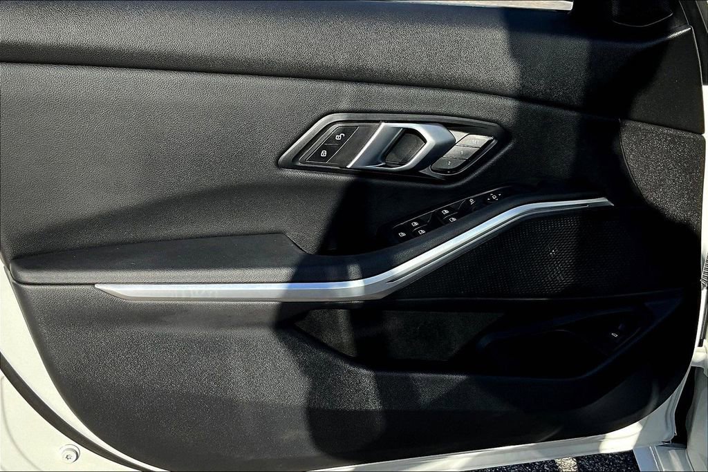 Used 2025 BMW 330i Sedan image 22