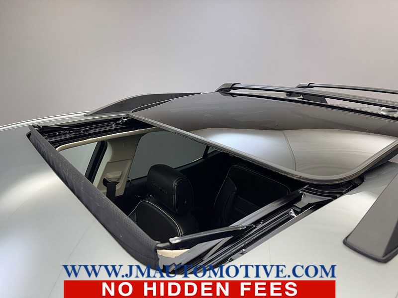 Used 2023 GMC Acadia Denali image 11