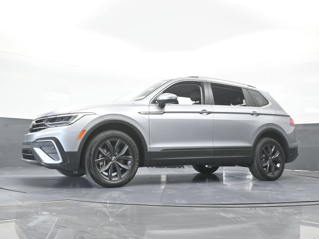 Used 2024 Volkswagen Tiguan SE FWD image 58