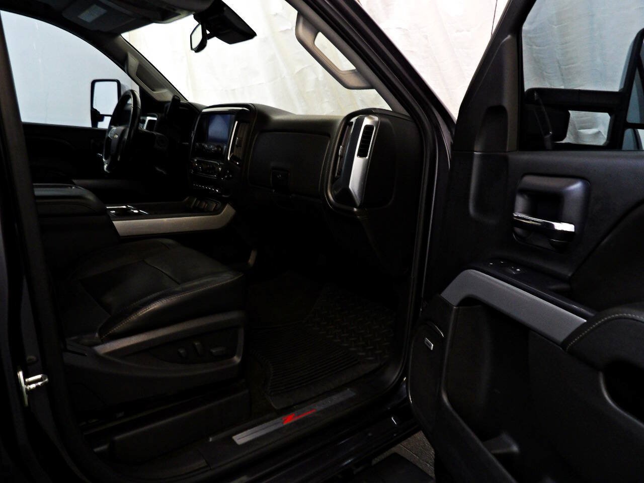 Used 2015 Chevrolet Silverado 2500 LTZ w/ Duramax Plus Package AWD/4WD image 13