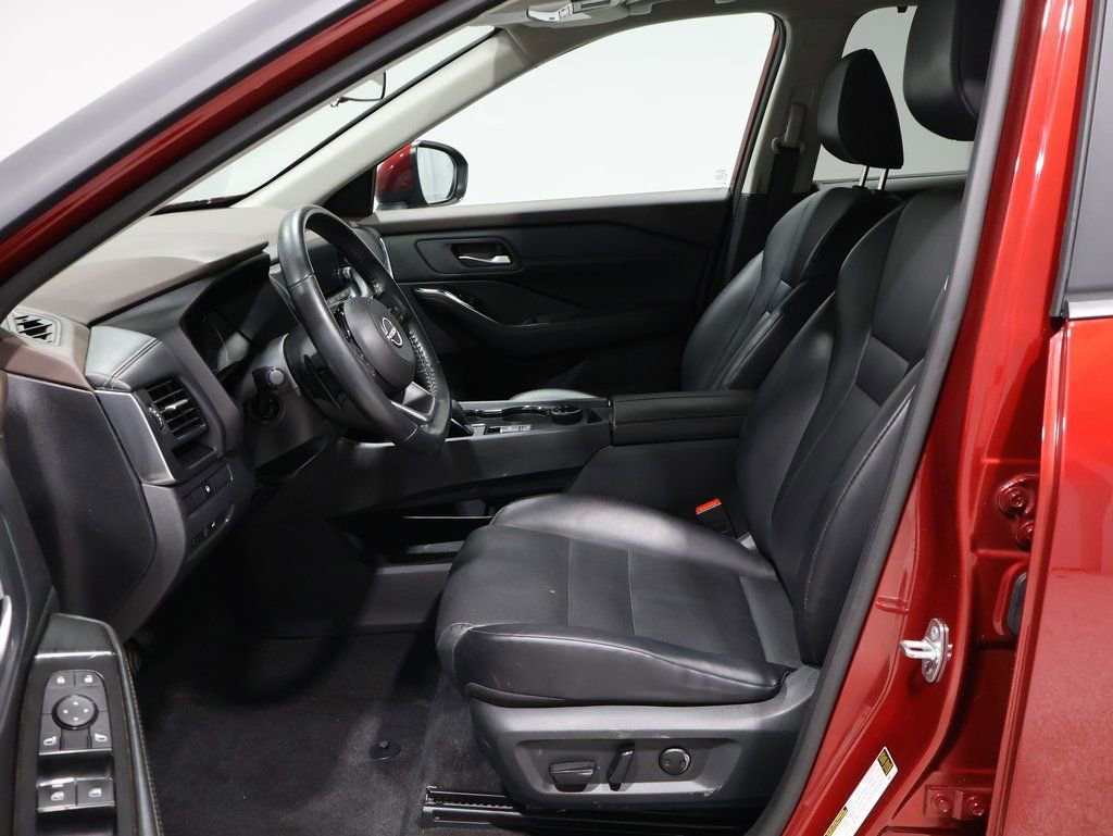 Used 2023 Nissan Rogue SV w/ SV Premium B Package image 13